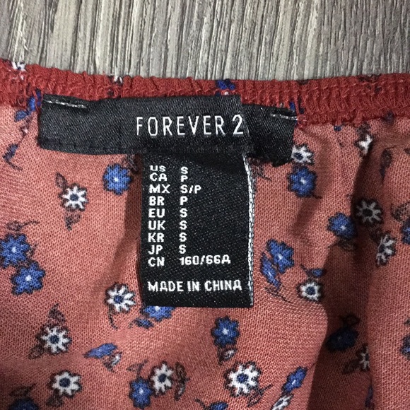 NWOT OFF THE SHOULDER ROMPER - Picture 3 of 5